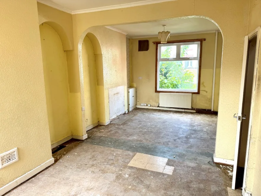 Eld Road — through-lounge before refurbishment